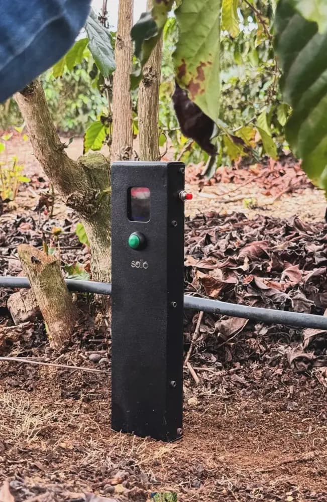 Front view of Soilo Essence in the field